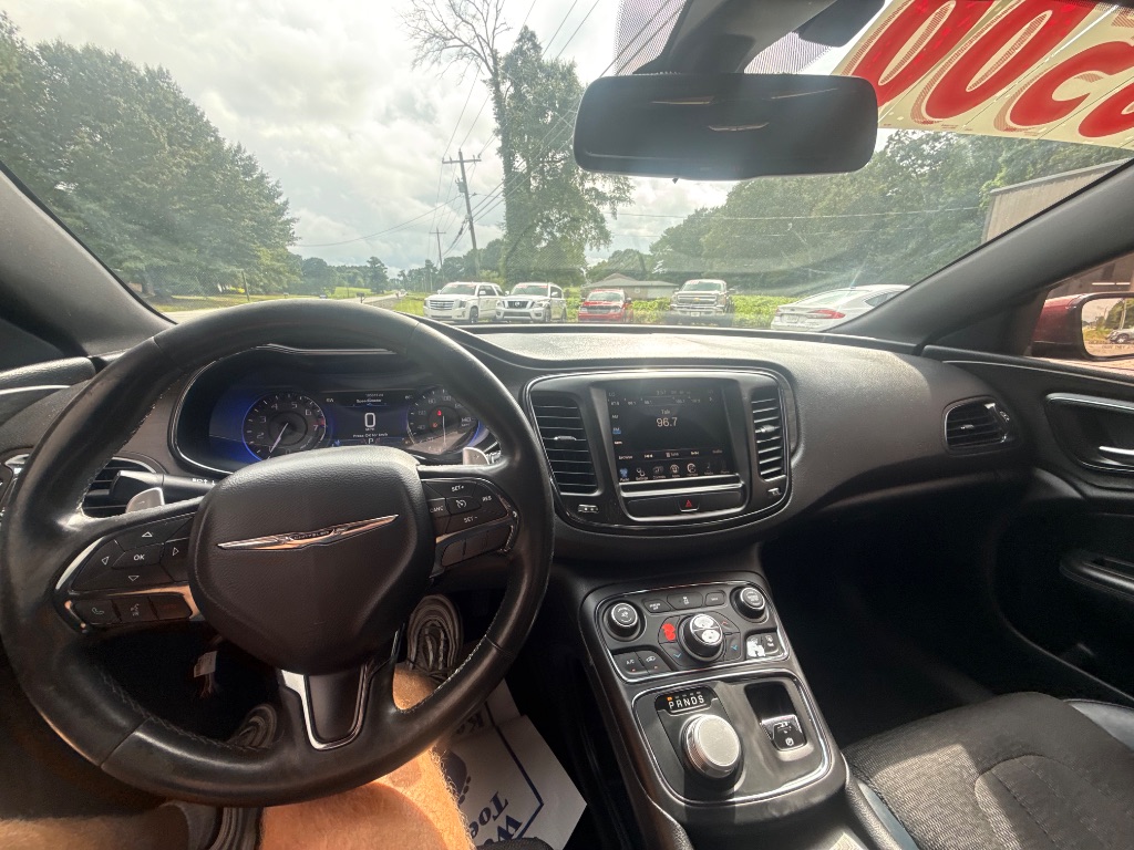 2016 Chrysler 200 - $6,500