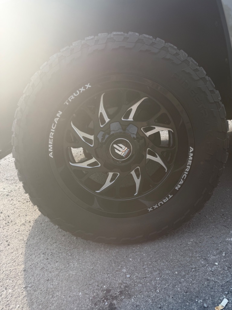 2017 Chevrolet Silverado - $21,500