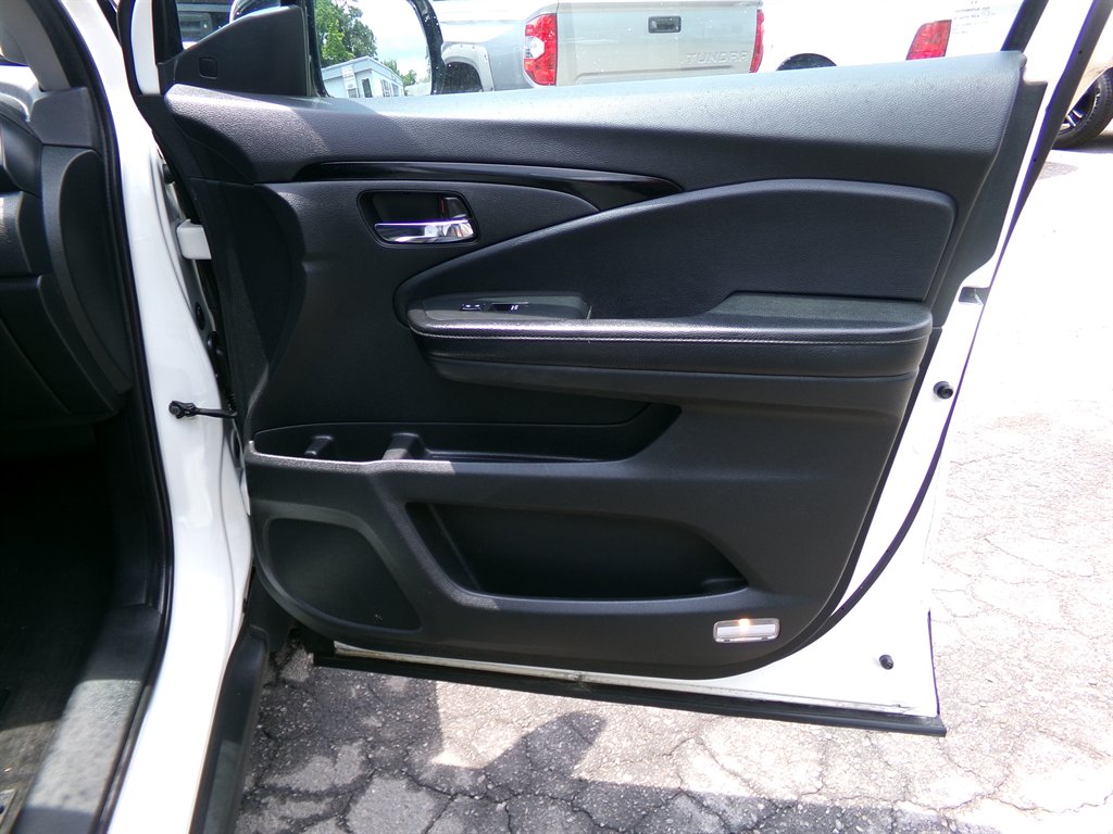 2016 Honda Pilot - $18,990