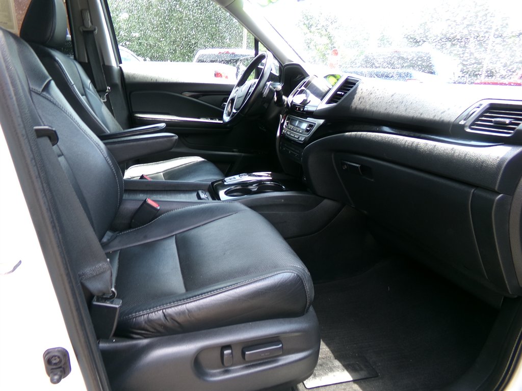2016 Honda Pilot - $18,990
