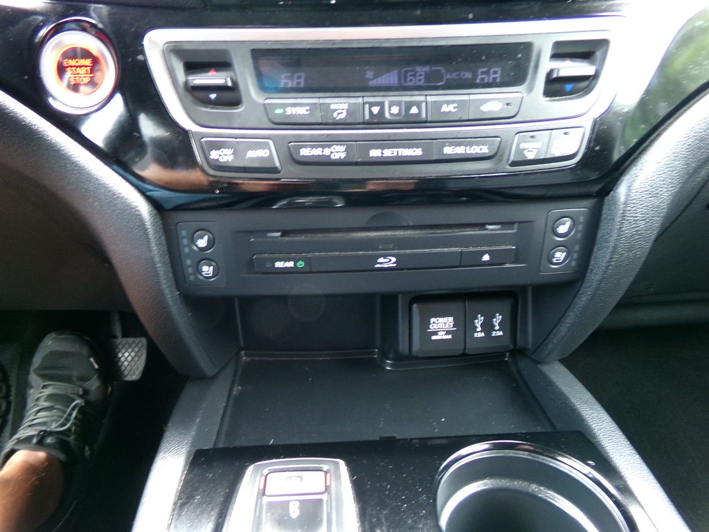 2016 Honda Pilot - $18,990