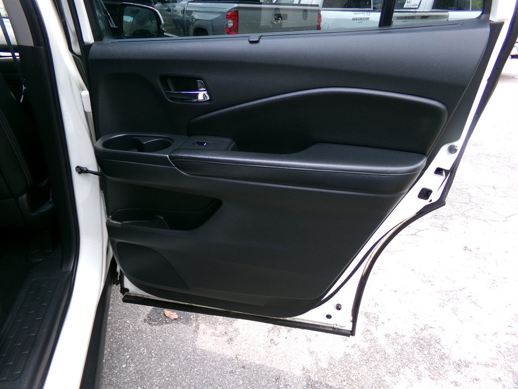 2016 Honda Pilot - $18,990