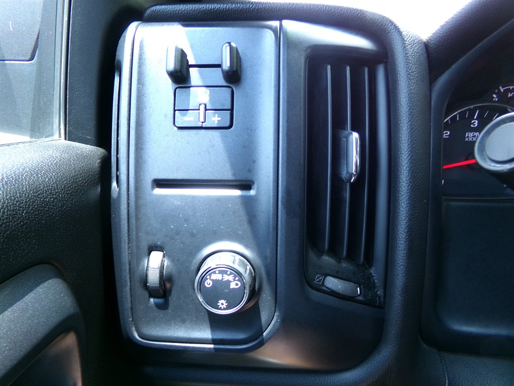 2018 Chevrolet Silverado 1500 - $17,990