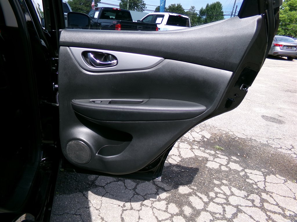2020 Nissan Rogue - $15,490