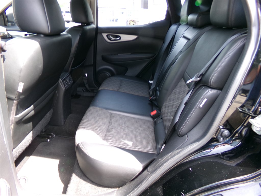 2020 Nissan Rogue - $15,490