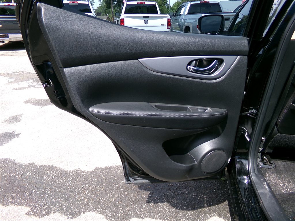 2020 Nissan Rogue - $15,490