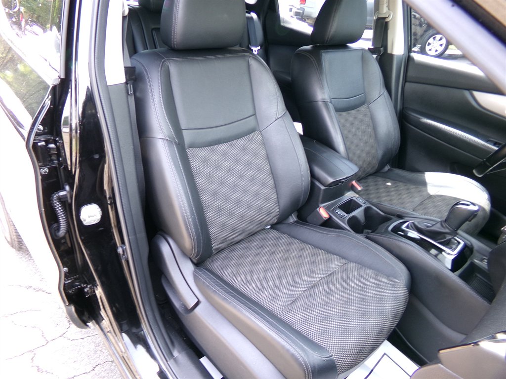 2020 Nissan Rogue - $15,490