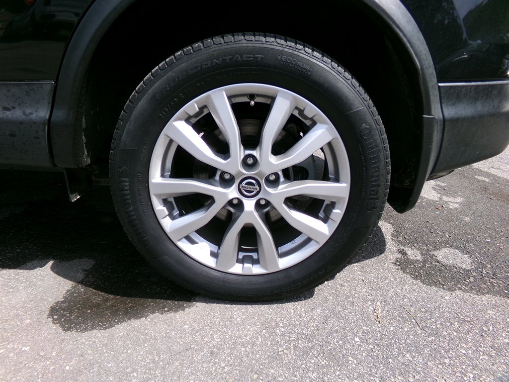 2020 Nissan Rogue - $15,490