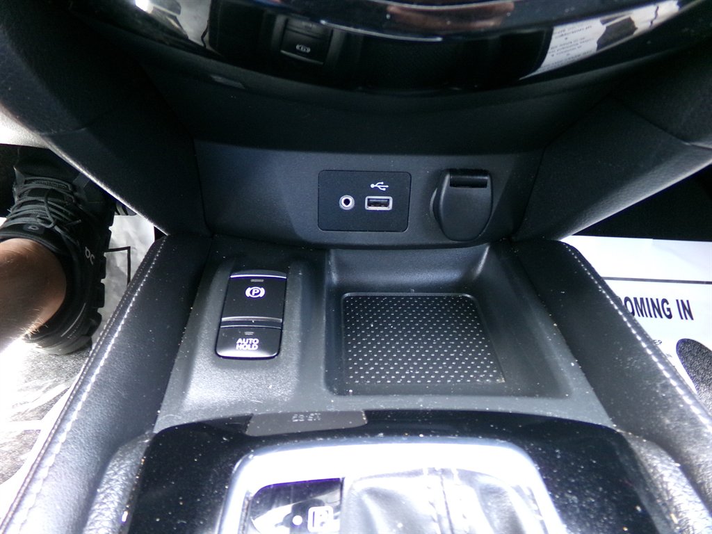 2020 Nissan Rogue - $15,490