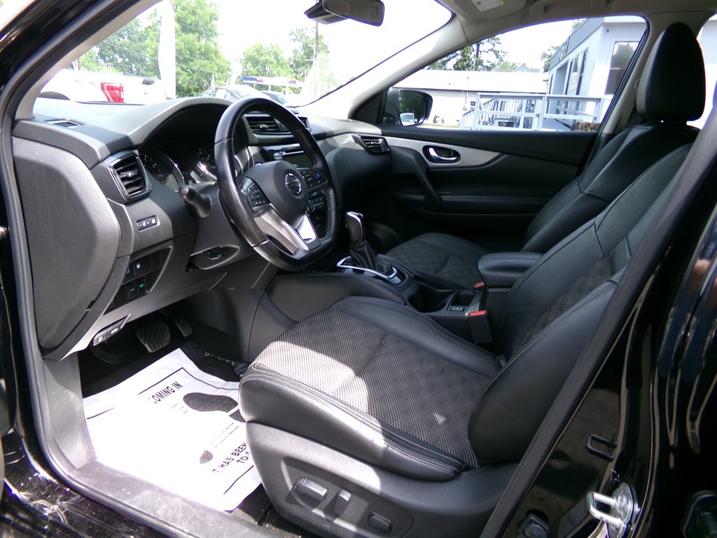 2020 Nissan Rogue - $15,490