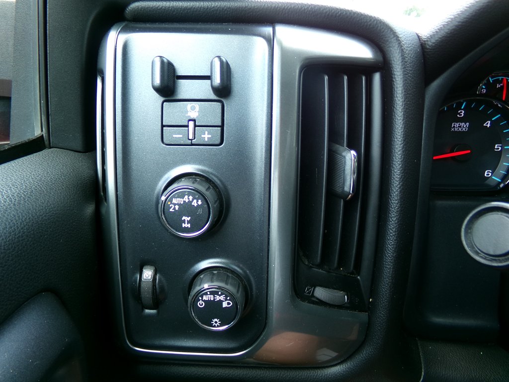 2018 Chevrolet Silverado 1500 - $19,490