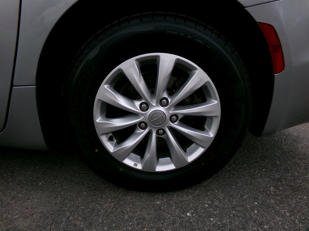 2017 Chrysler Pacifica - $12,990