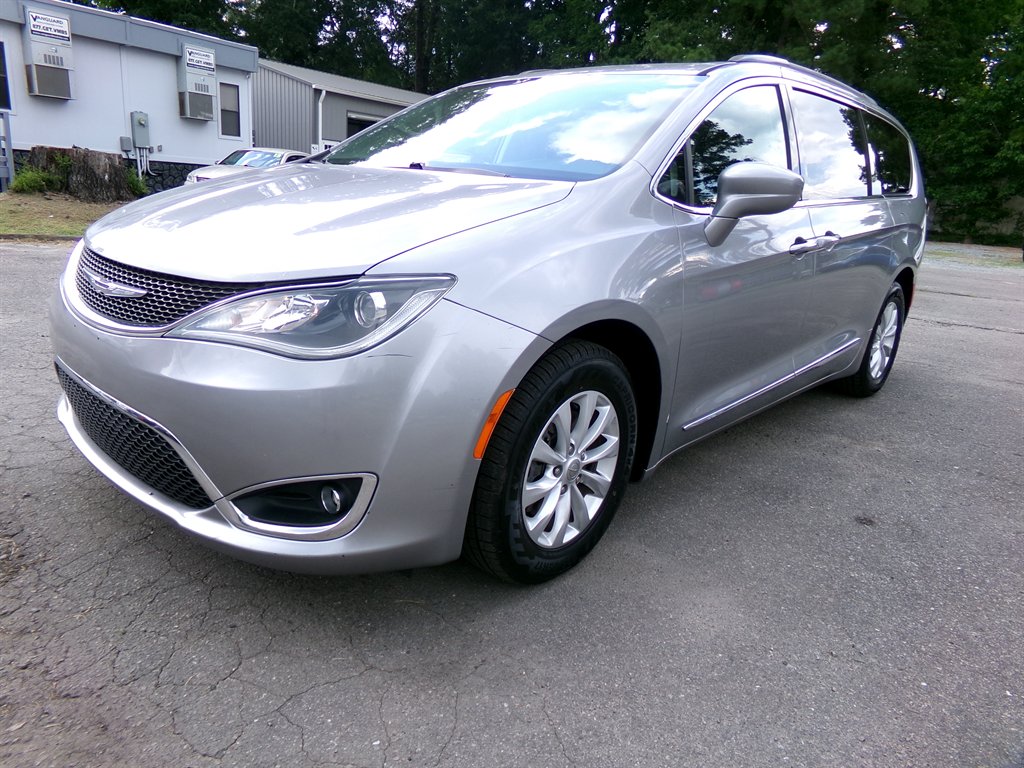 2017 Chrysler Pacifica - $12,990