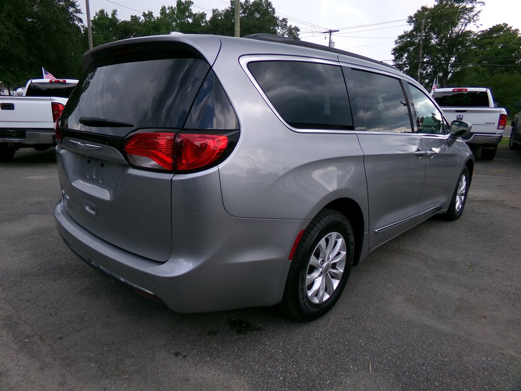 2017 Chrysler Pacifica - $12,990
