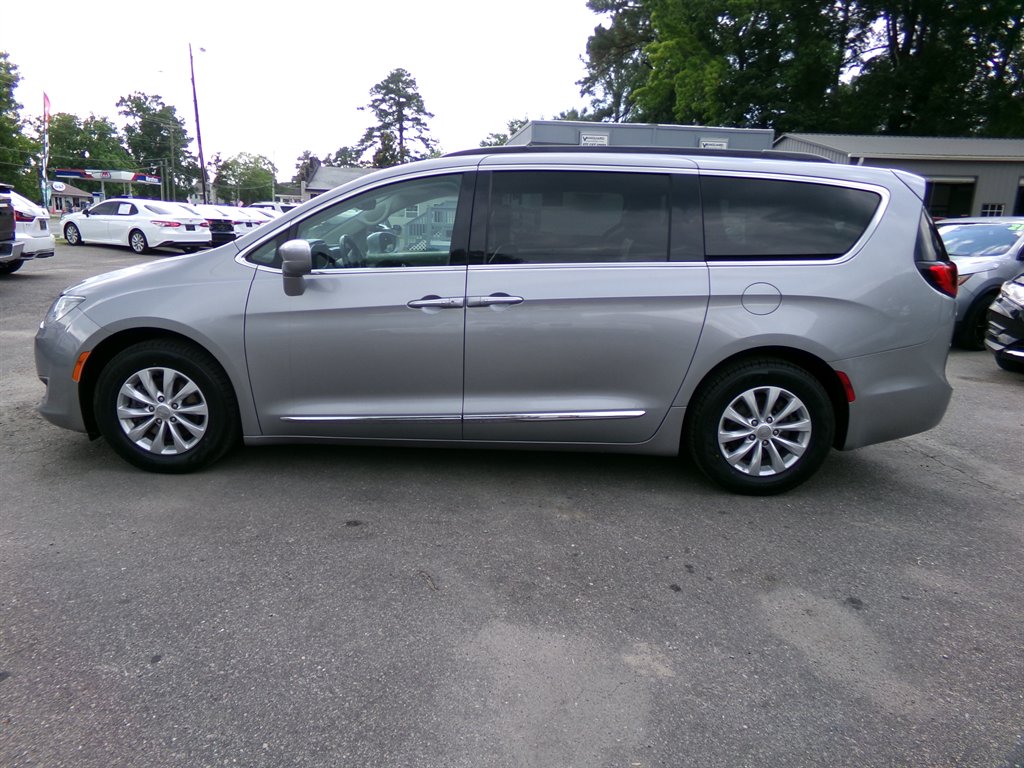 2017 Chrysler Pacifica - $12,990