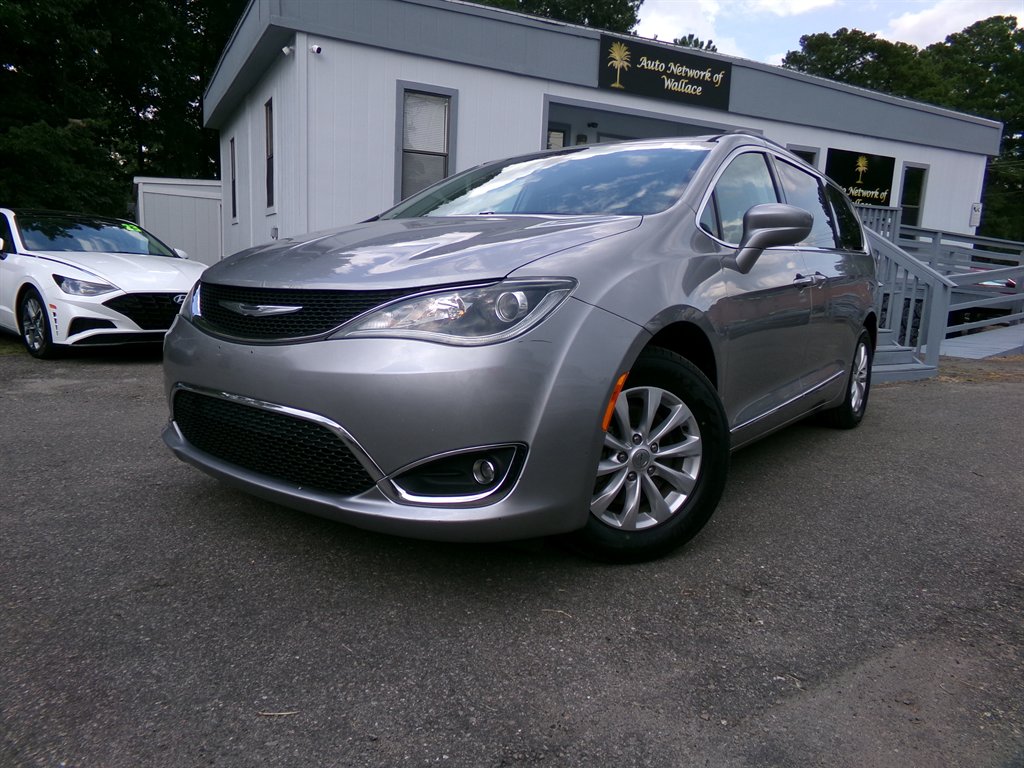 2017 Chrysler Pacifica - $12,990