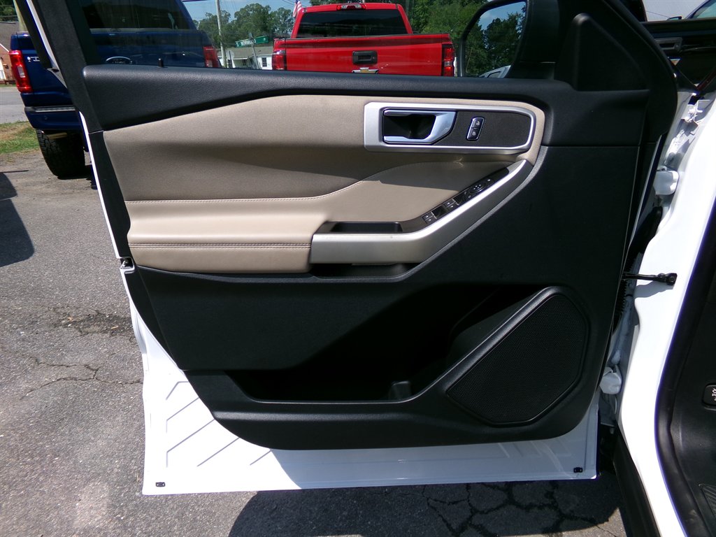 2020 Ford Explorer - $16,995