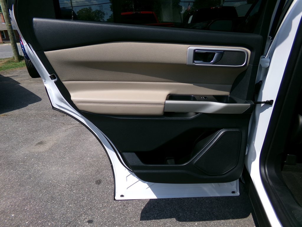 2020 Ford Explorer - $16,995