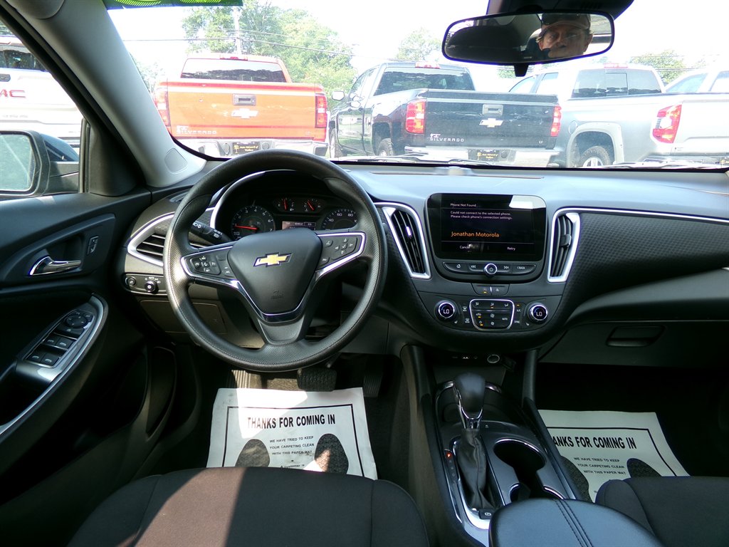 2023 Chevrolet Malibu - $21,990
