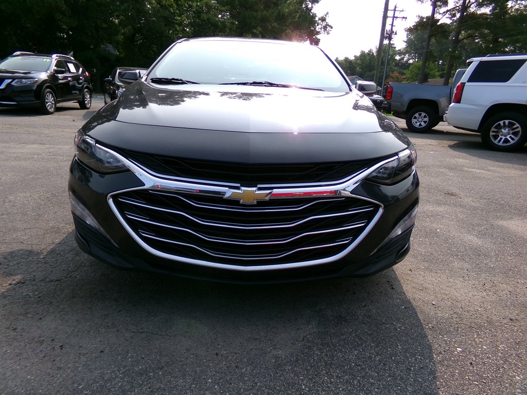 2023 Chevrolet Malibu - $21,990