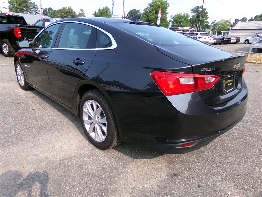 2023 Chevrolet Malibu - $21,990