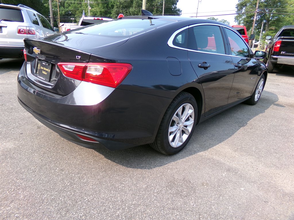 2023 Chevrolet Malibu - $21,990