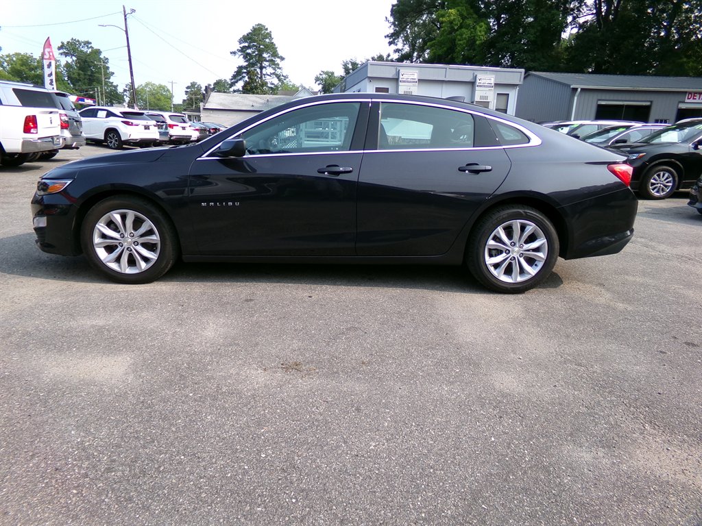 2023 Chevrolet Malibu - $21,990