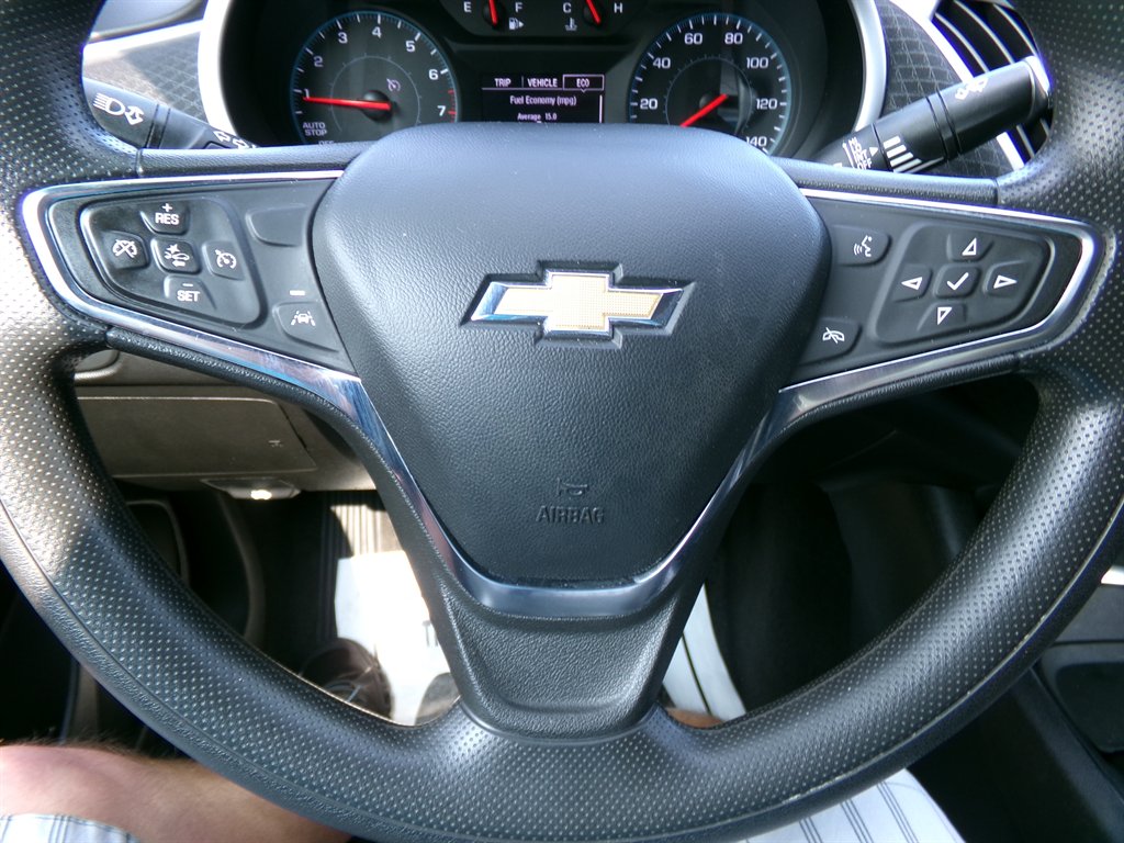 2023 Chevrolet Malibu - $21,990