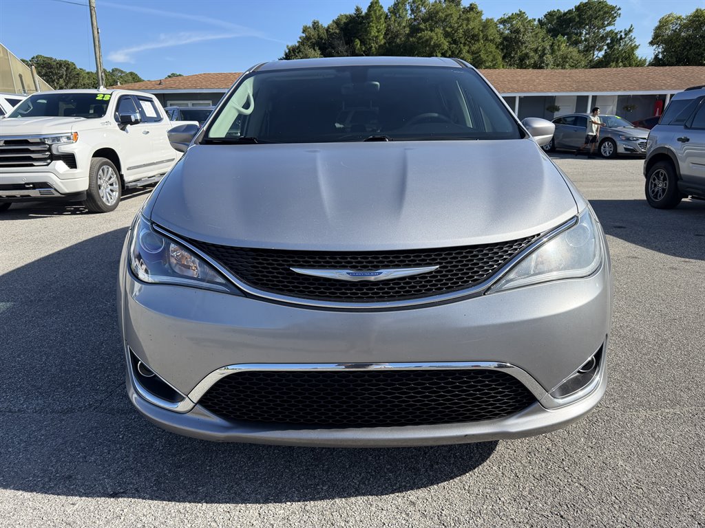2018 Chrysler Pacifica - $8,990