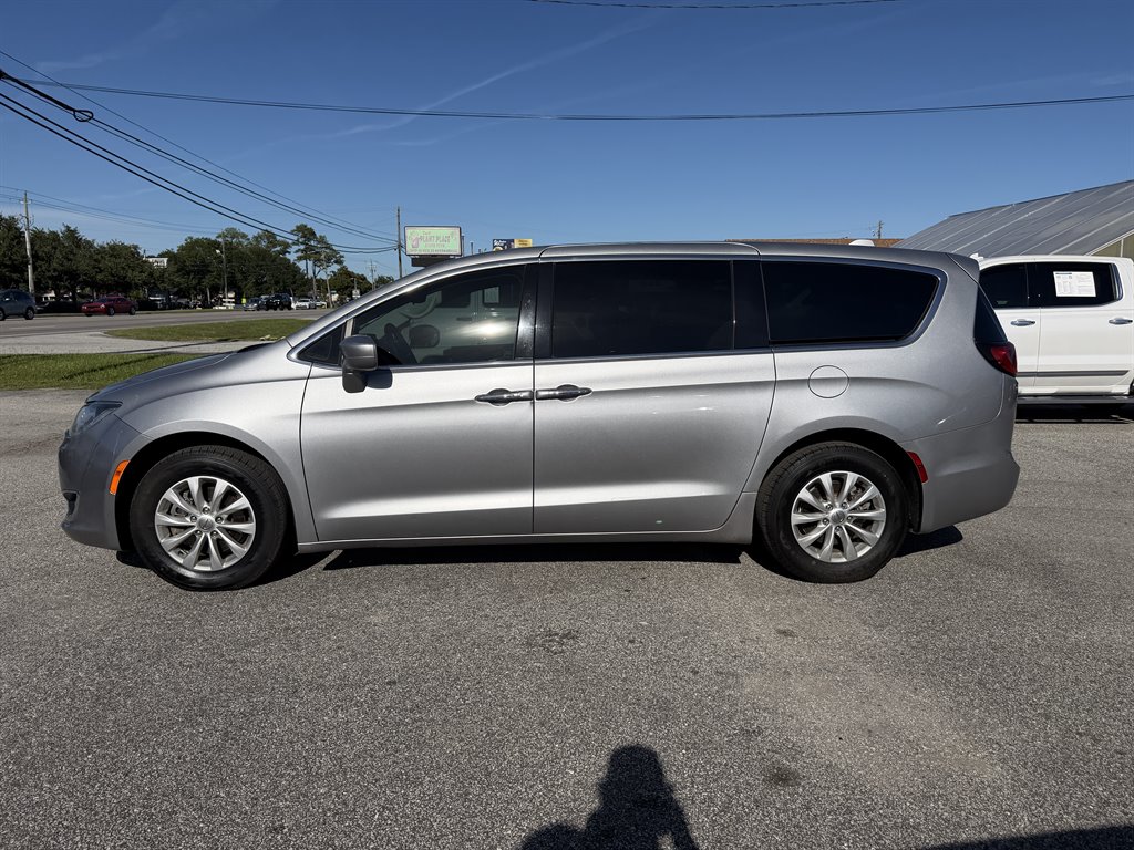 2018 Chrysler Pacifica - $8,990