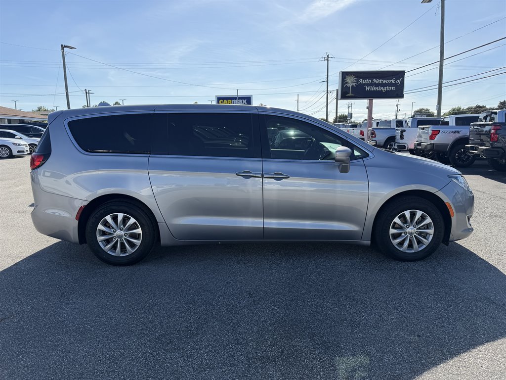 2018 Chrysler Pacifica - $8,990