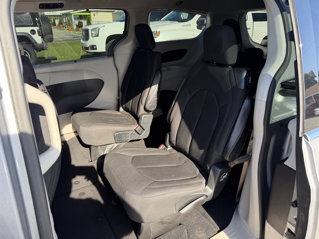 2018 Chrysler Pacifica - $8,990