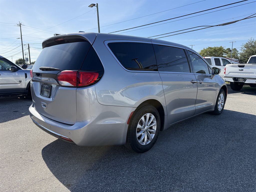 2018 Chrysler Pacifica - $8,990