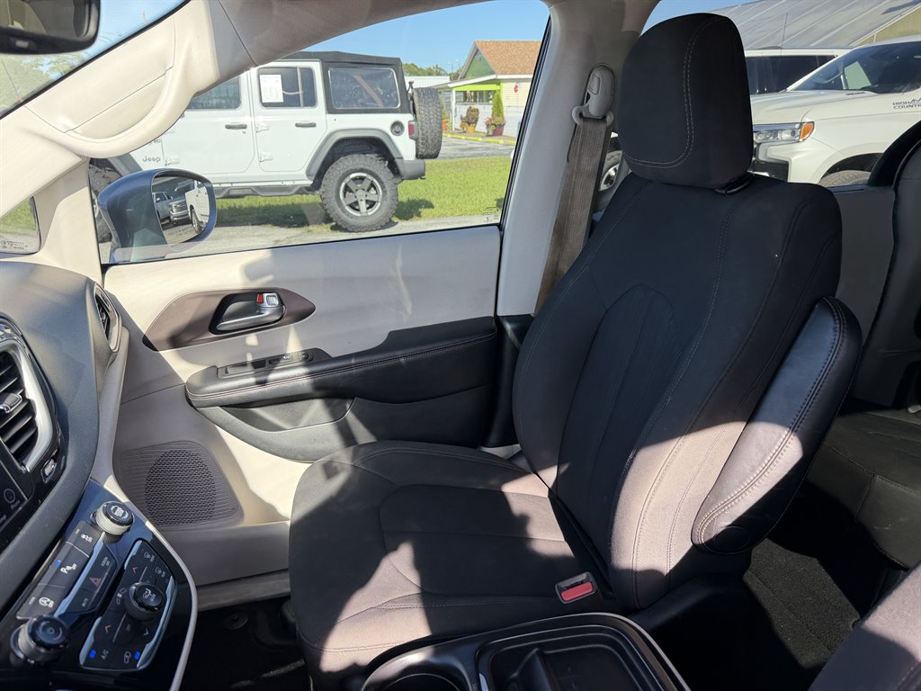 2018 Chrysler Pacifica - $8,990