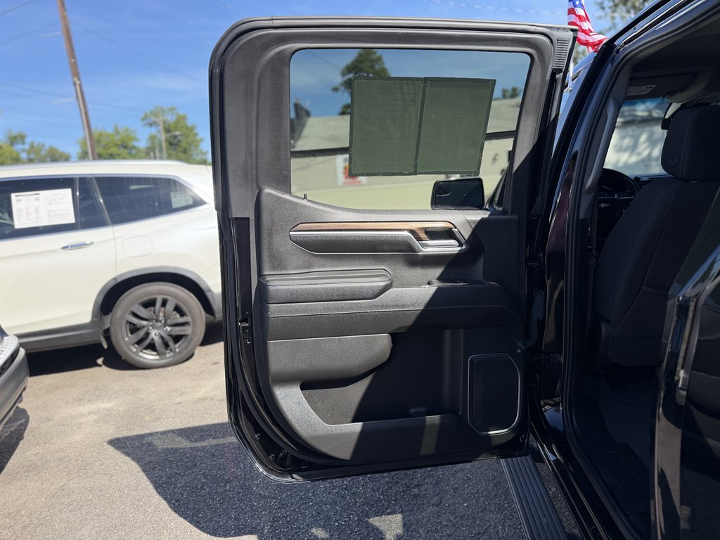 2023 Chevrolet Silverado - $35,995