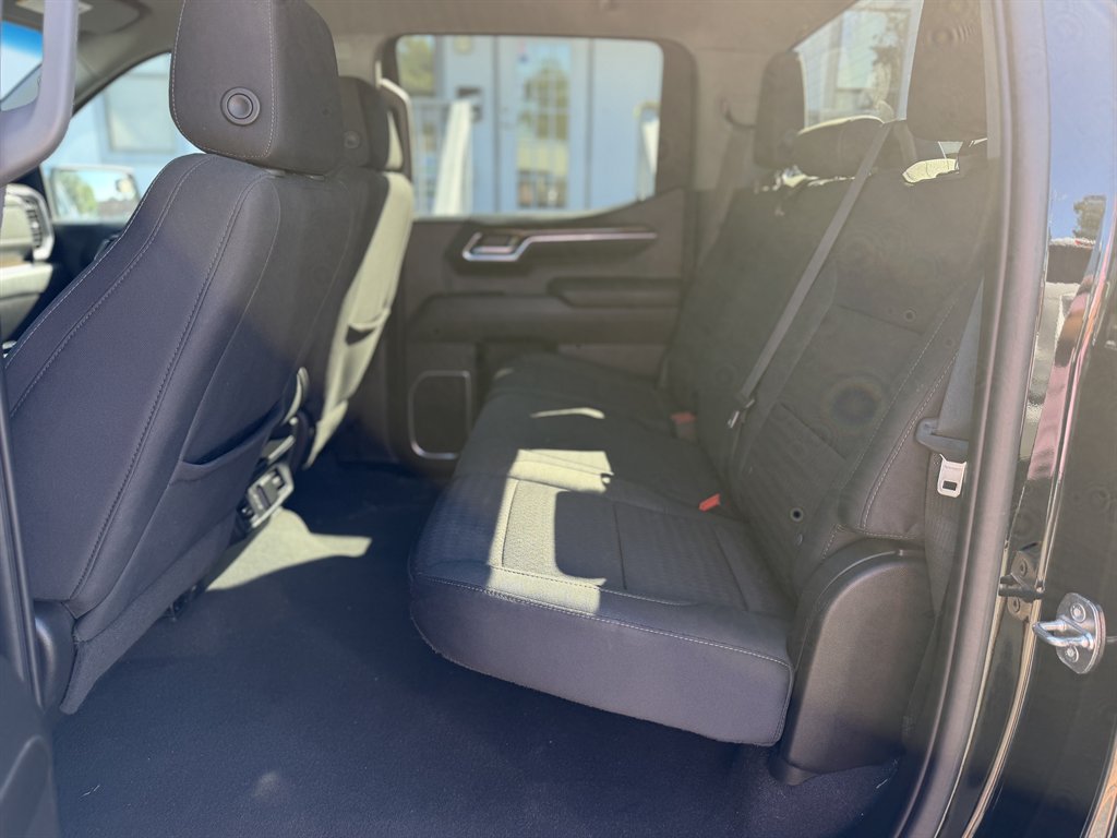 2023 Chevrolet Silverado - $35,995