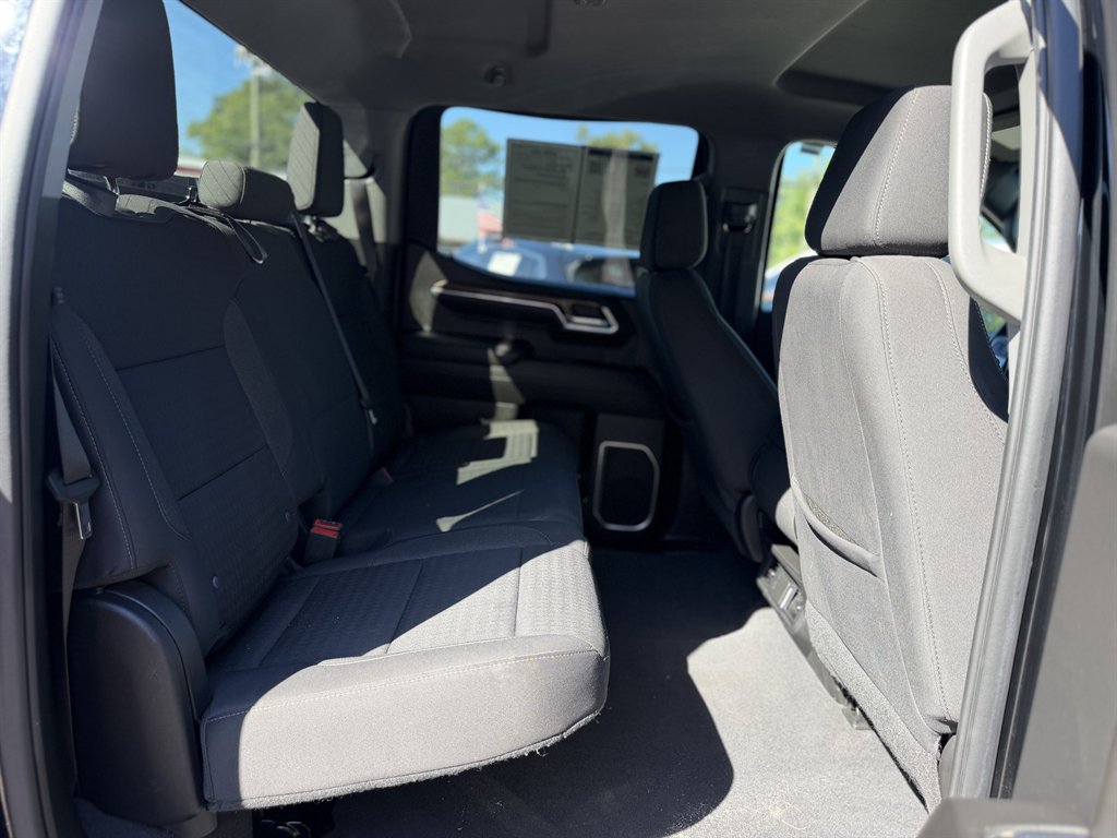 2023 Chevrolet Silverado - $35,995