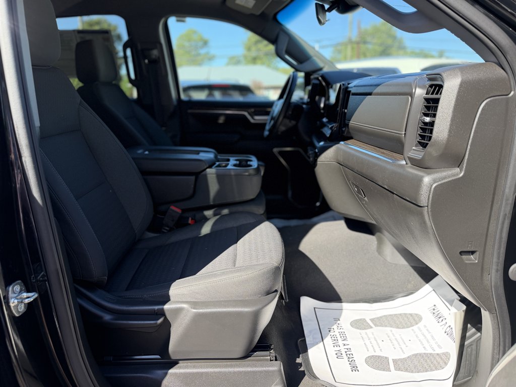 2023 Chevrolet Silverado - $35,995