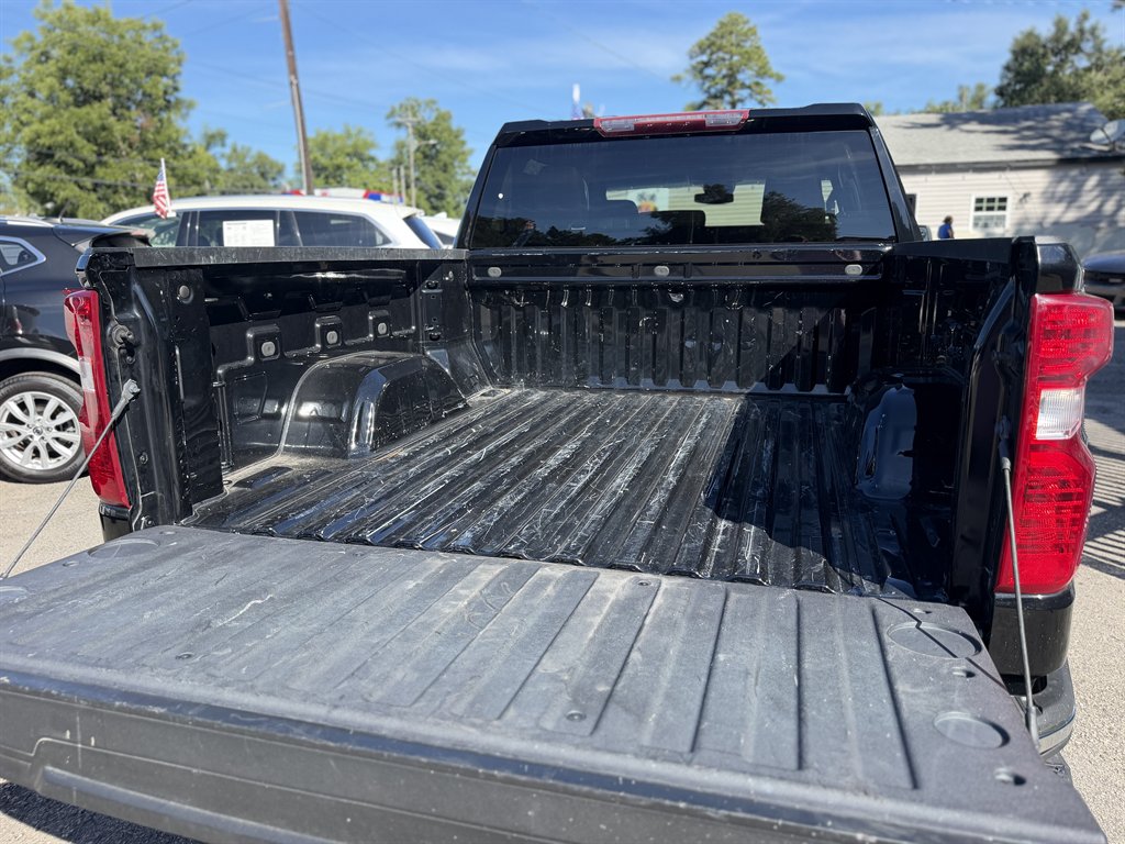 2023 Chevrolet Silverado - $35,995