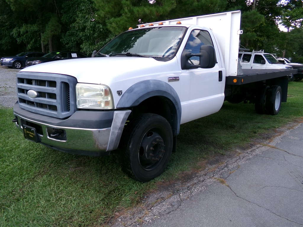 2006 Ford F-550 - $11,995