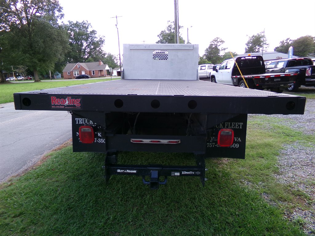 2006 Ford F-550 - $11,995