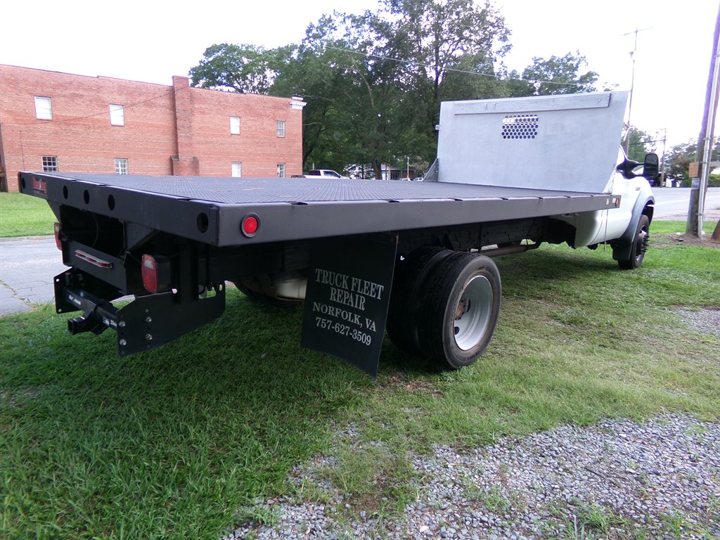 2006 Ford F-550 - $11,995