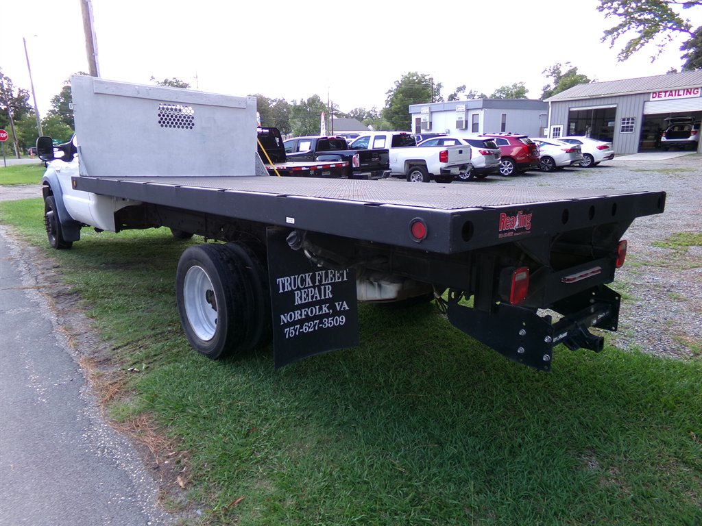 2006 Ford F-550 - $11,995