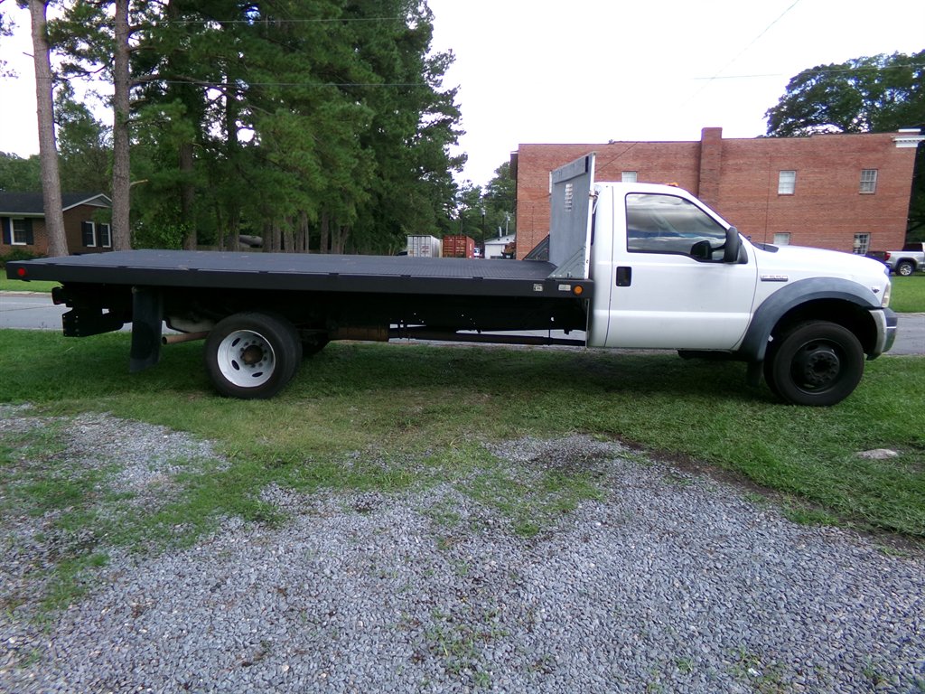 2006 Ford F-550 - $11,995