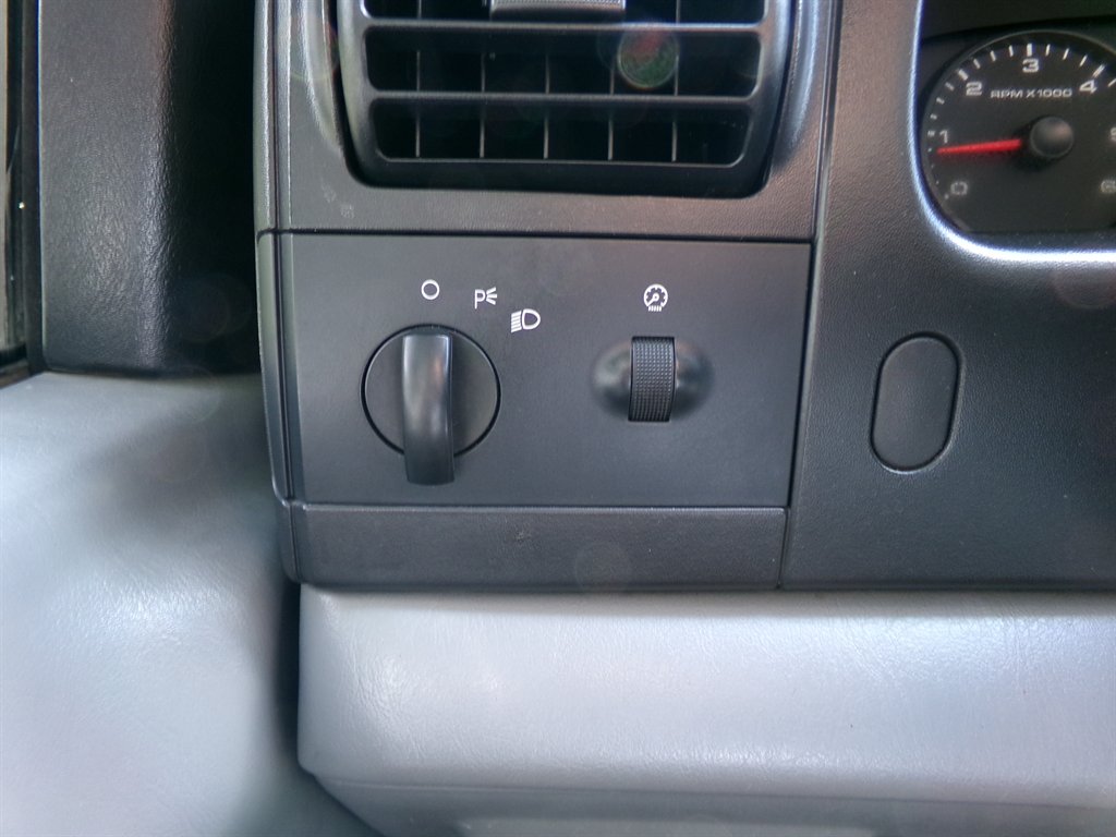2006 Ford F-550 - $11,995