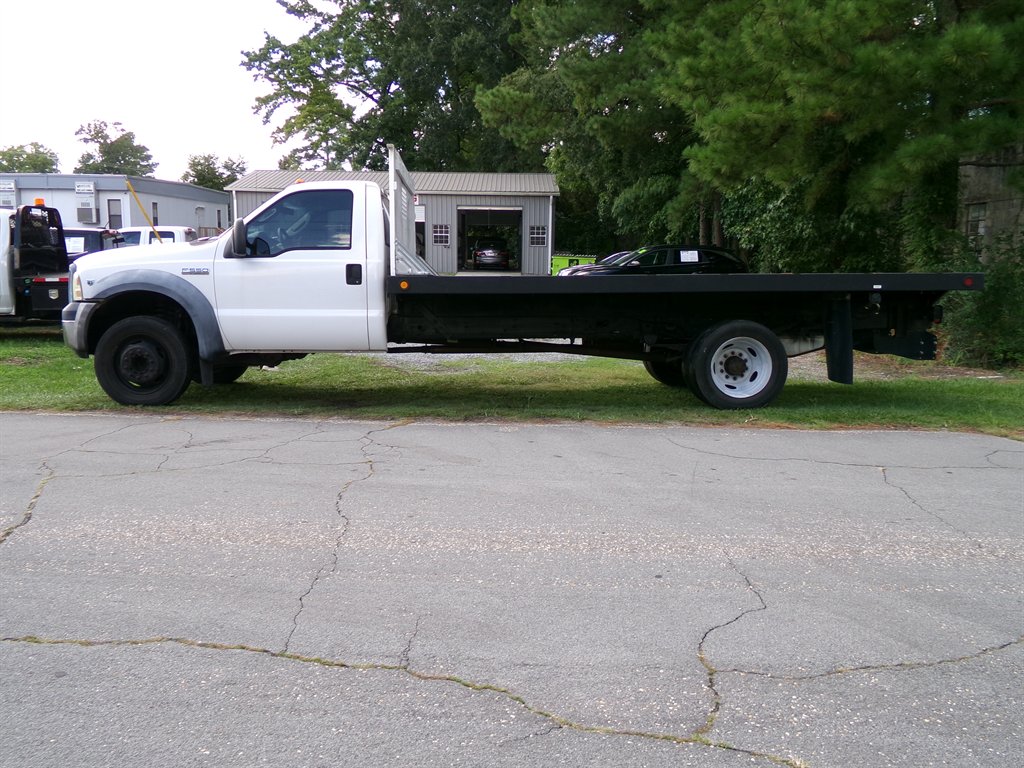 2006 Ford F-550 - $11,995