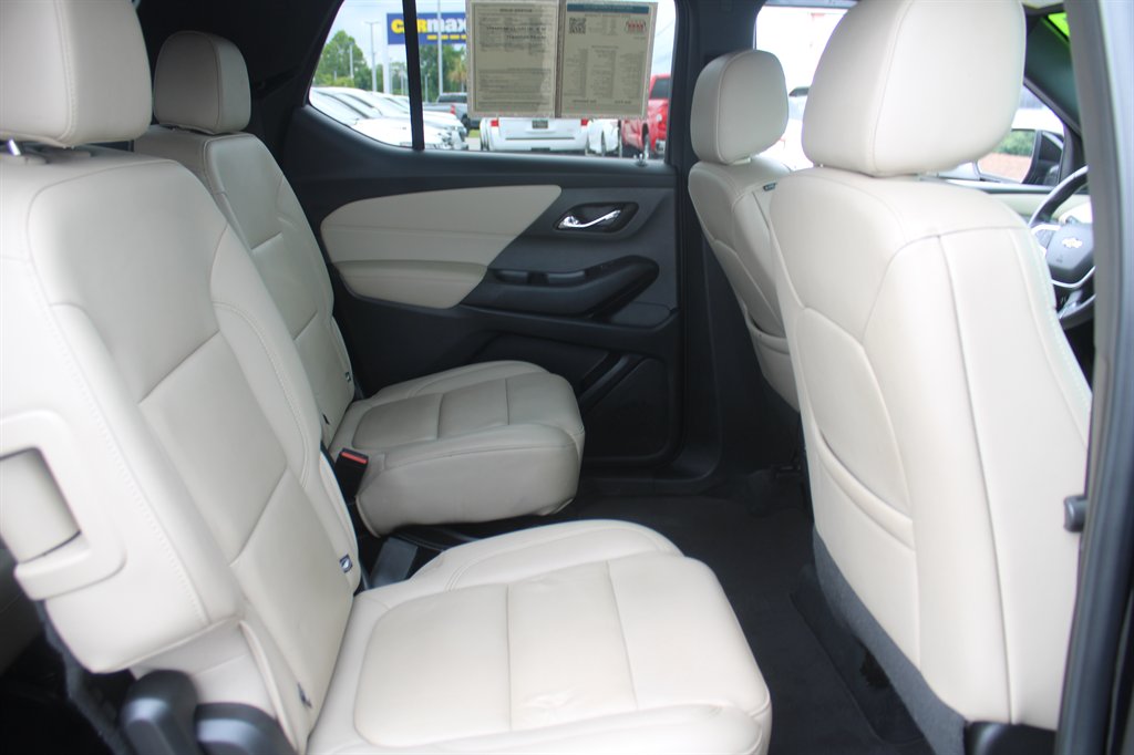 2022 Chevrolet Traverse - $25,990