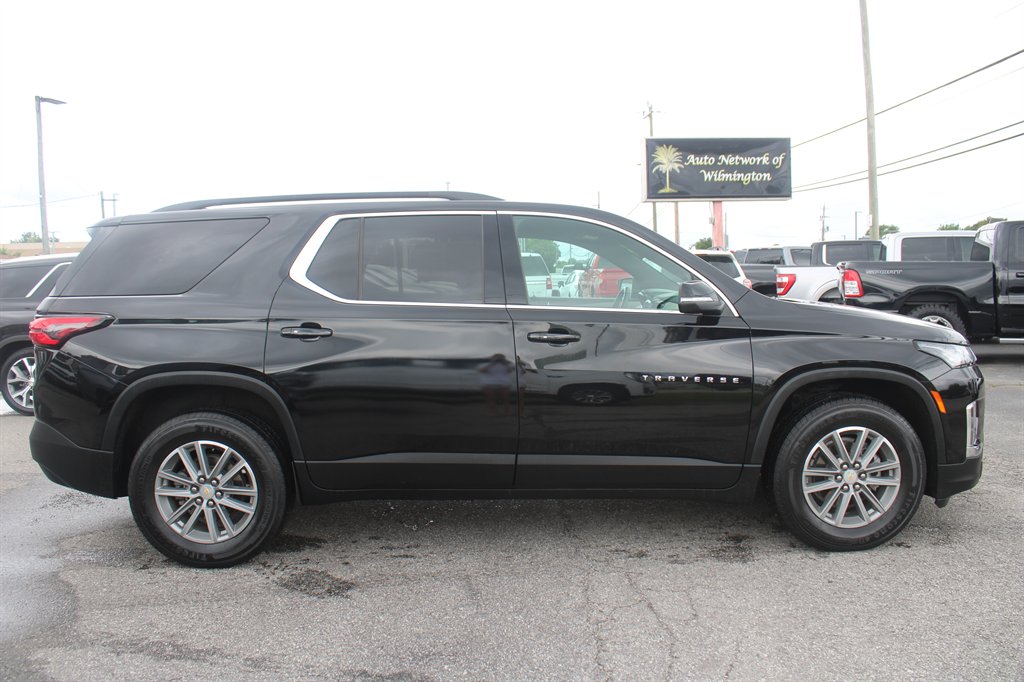 2022 Chevrolet Traverse - $25,990