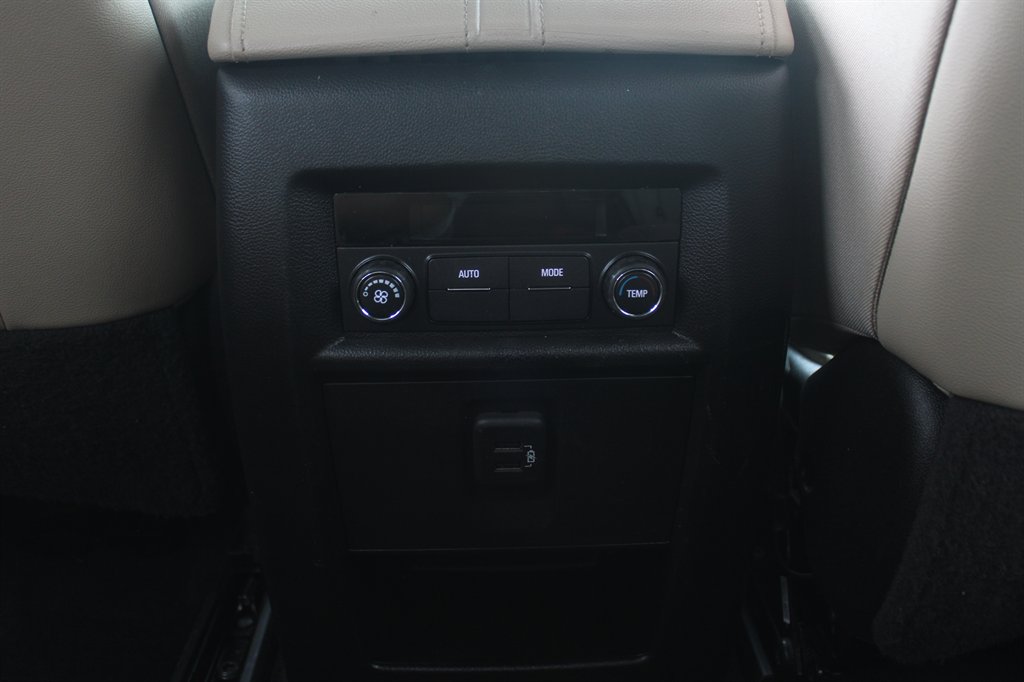 2022 Chevrolet Traverse - $25,990