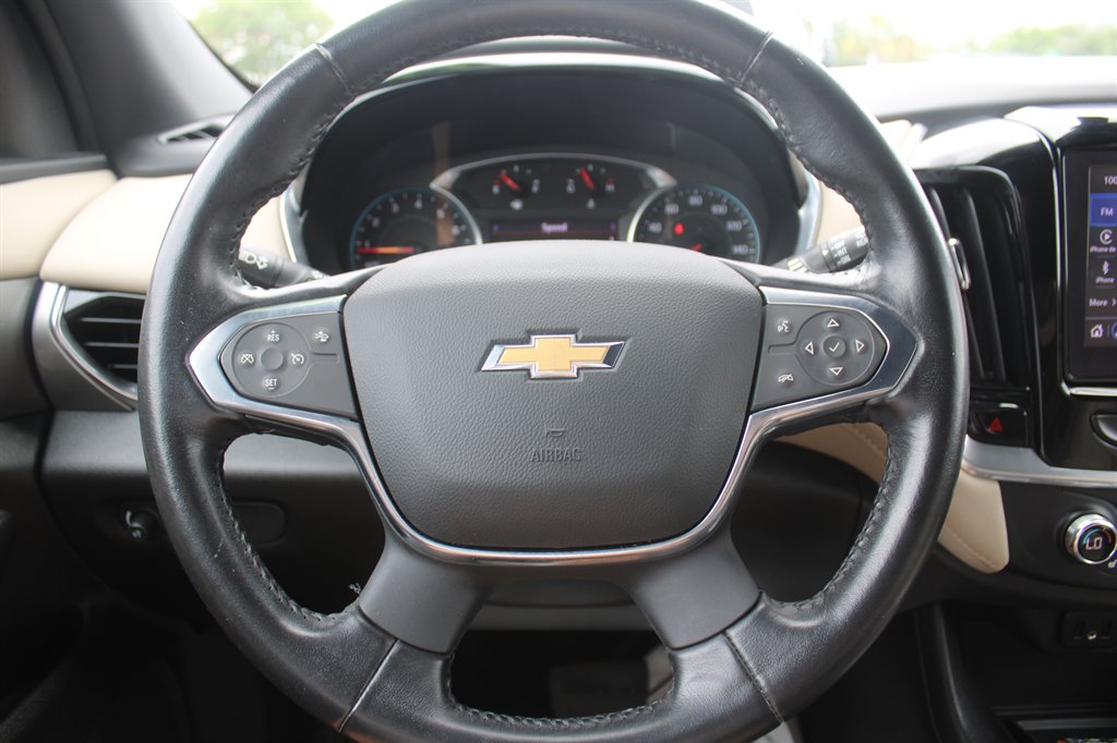 2022 Chevrolet Traverse - $25,990